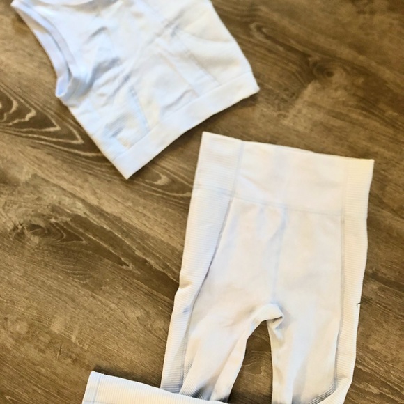 2-Piece Bodysuit / Workout Suit - Picture 4 of 4